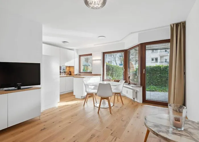 Exclusive Ludenberg Living In Stunning Area