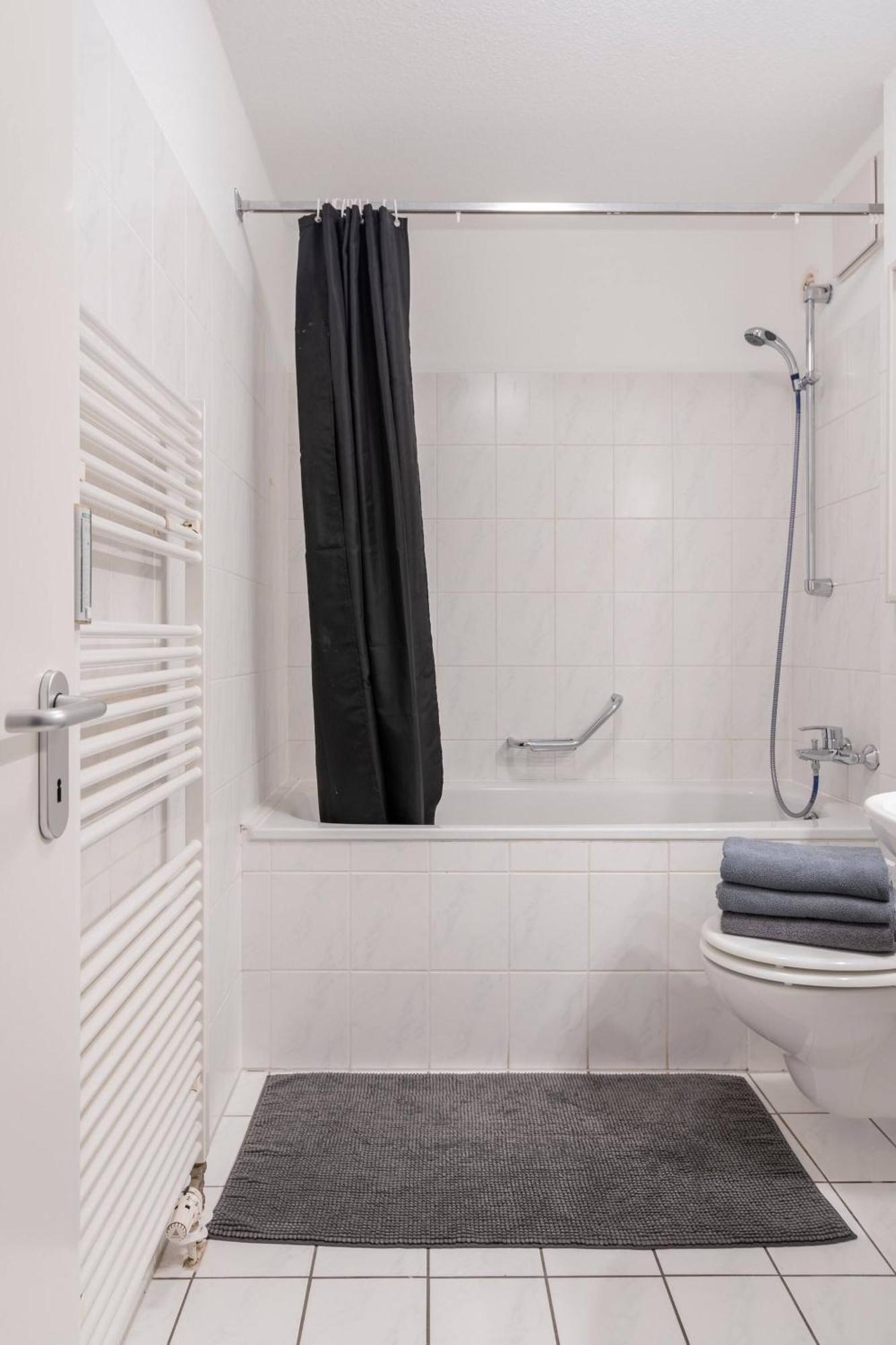 Exclusive Ludenberg Living In Stunning Area Apartment *