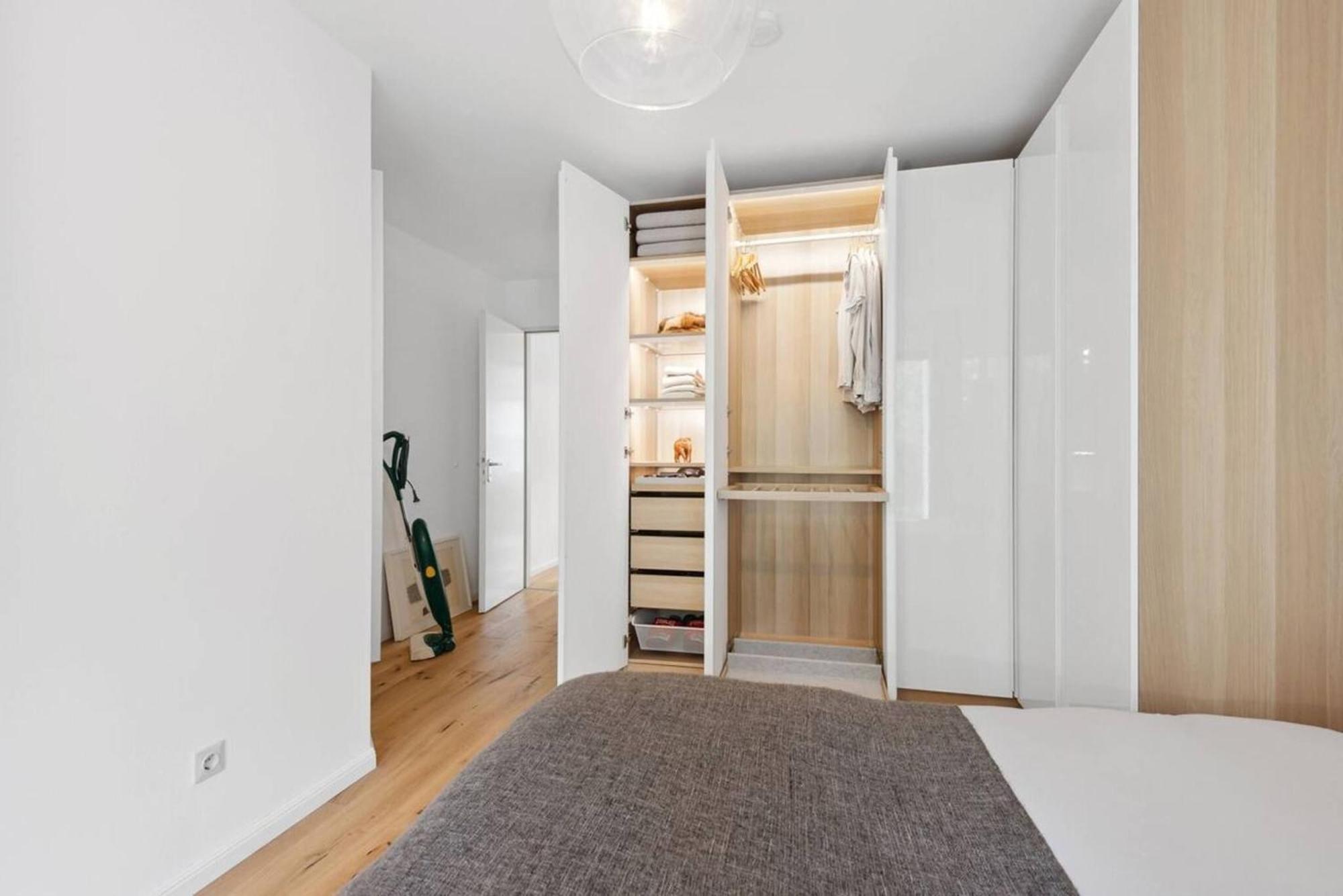 Exclusive Ludenberg Living In Stunning Area