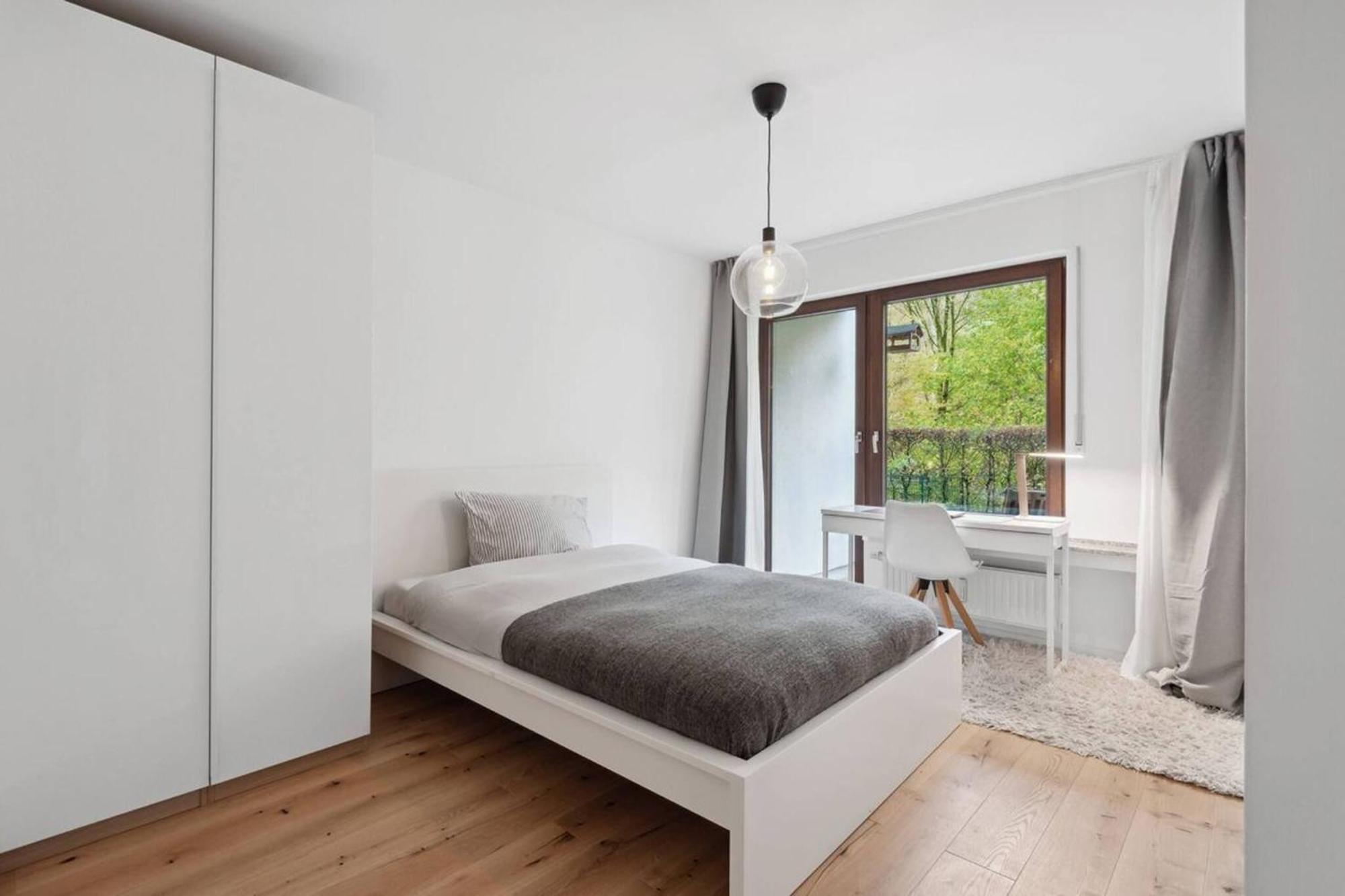 Exclusive Ludenberg Living In Stunning Area Apartment