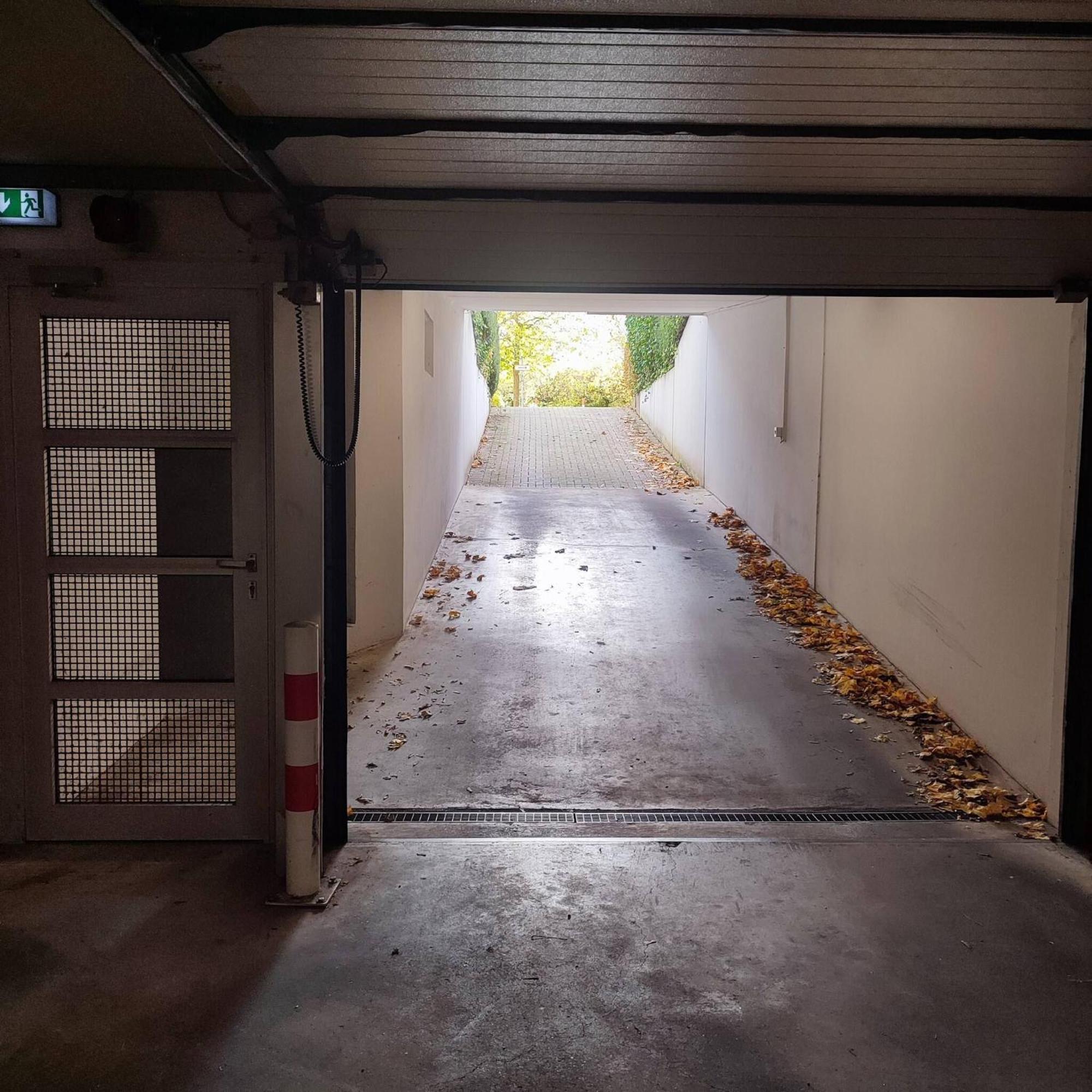 Exclusive Ludenberg Living In Stunning Area Apartment Düsseldorf